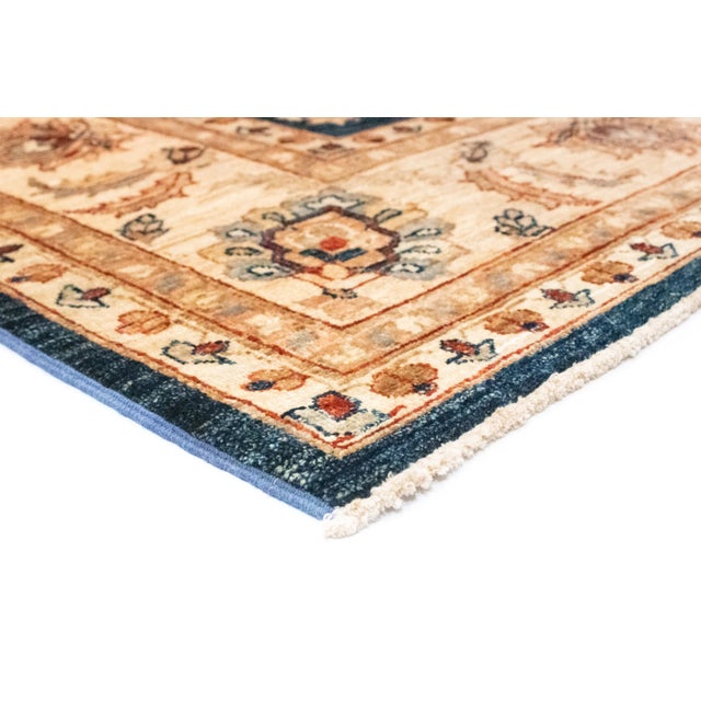 Textile Middle Eastern Rug in Wool For Sale - Image 7 of 9