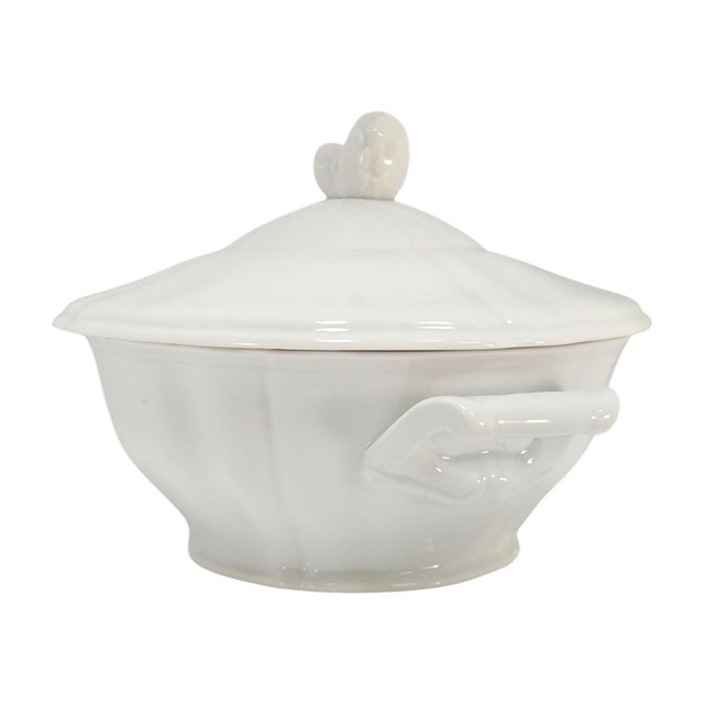 French Country Mid-Century Limoges France White Porcelain Scalloped Covered Tureen For Sale - Image 3 of 18