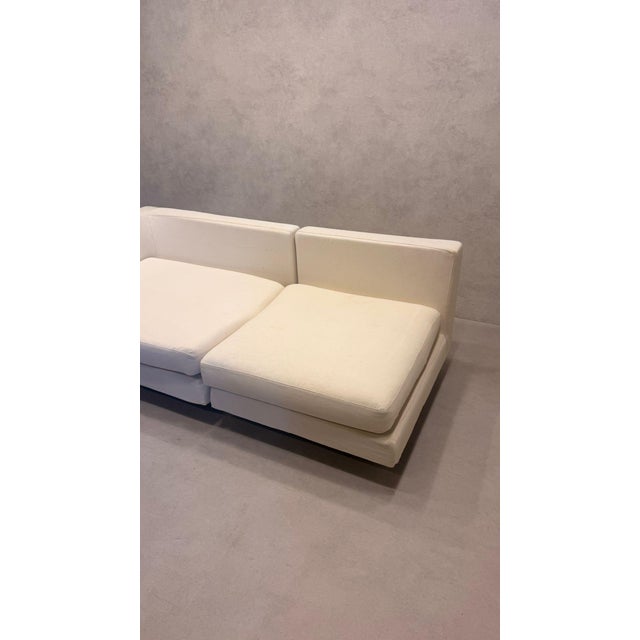 The modular Sity sofa, designed by star designer Antonio Citterio for the premium Italian manufacturer B&B Italia in 1986...