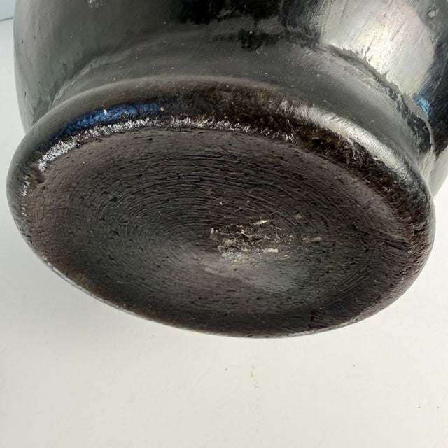 Late 20th Century Vintage Mexican Black Pottery Two-Handled Vase, Signed v. Silva For Sale - Image 5 of 9
