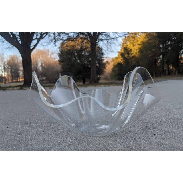 Vintage Lucite Freeform Handkerchief Bowl For Sale In Charlotte - Image 6 of 12