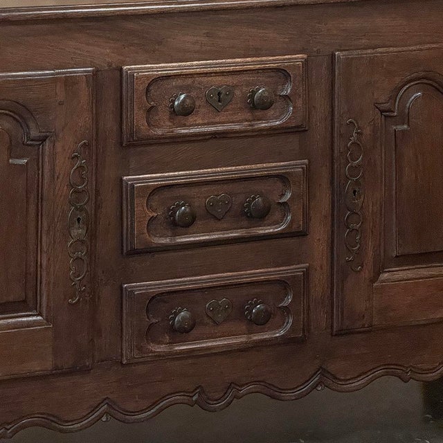 18th Century Country French Buffet ~ Credenza For Sale In Dallas - Image 6 of 18