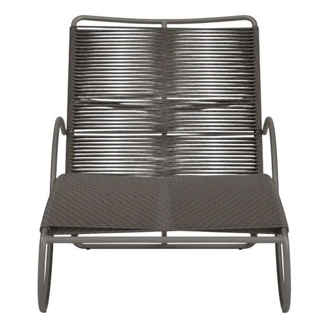 Brown Jordan Walter Lamb Aluminum Contoured Chaise, Mica frame with Coal fabric For Sale