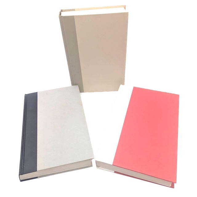 American 1970s First Editions of Romance Novels by Kathleen E Woodiwiss, Set of 3 For Sale - Image 3 of 11