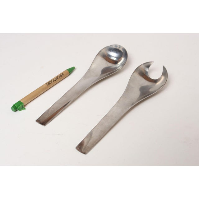 1960s Danish Modernist "Blue Shark" Salad Servers by Svend Siune for Georg Jensen - 2 pc For Sale - Image 10 of 18