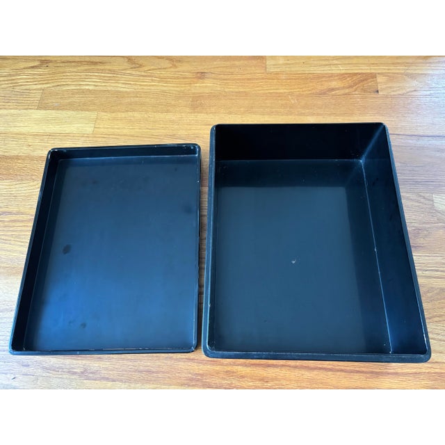 Large Vintage Asian Black Lacquer Box With Mother of Pearl Inlay & Calligraphy For Sale - Image 4 of 9
