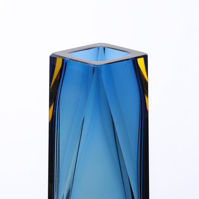 Cerulean Mid-Century Mandruzzato Faceted Murano Glass Vase in Citrine and Smoked Cerulean For Sale - Image 8 of 18