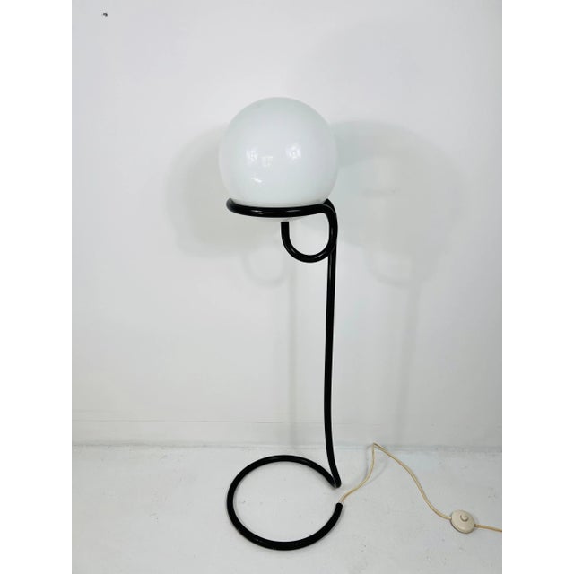 Black Floor Lamp Globe by Aldo van den Nieuwelaar for Domani Designs, Amsterdam For Sale - Image 4 of 9
