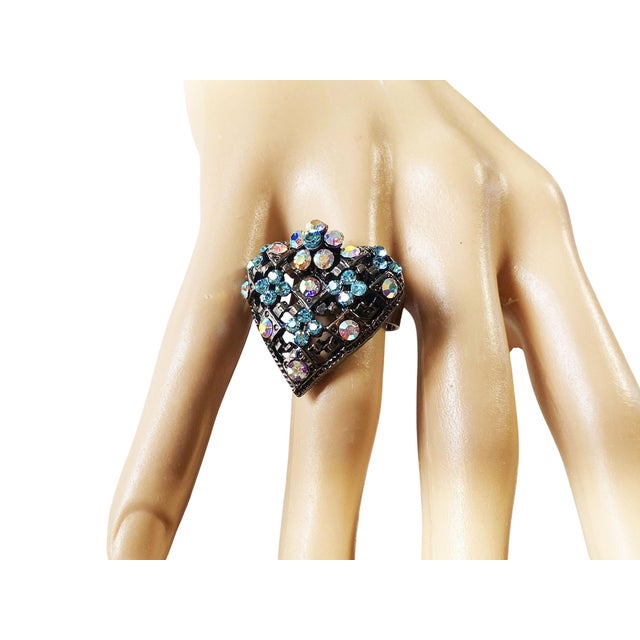 1960s Vtg Resizable Heart Shape Ring W/Rhinestone Crystal Aurora Borealis Size 7. For Sale - Image 5 of 7