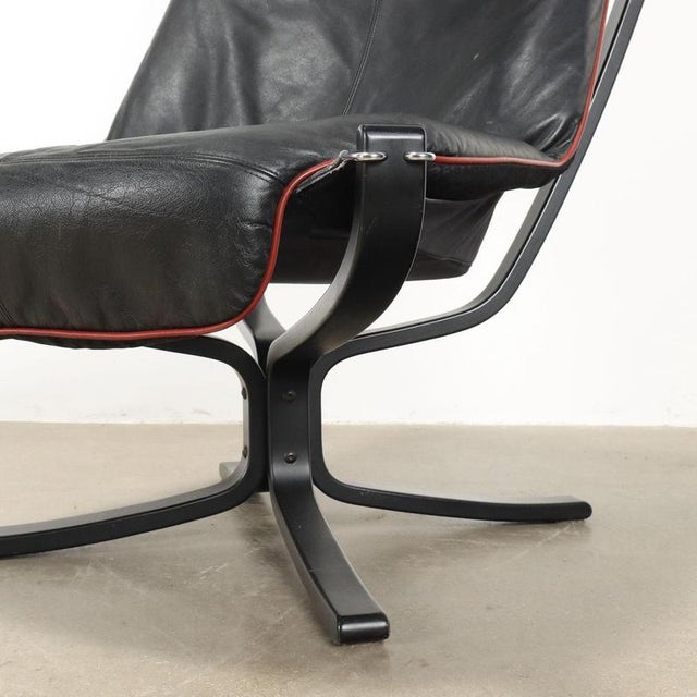 Wood Set of Viking Armchair and Ottoman in Leather from Poltrona Frau, Italy, 1980s For Sale - Image 7 of 16