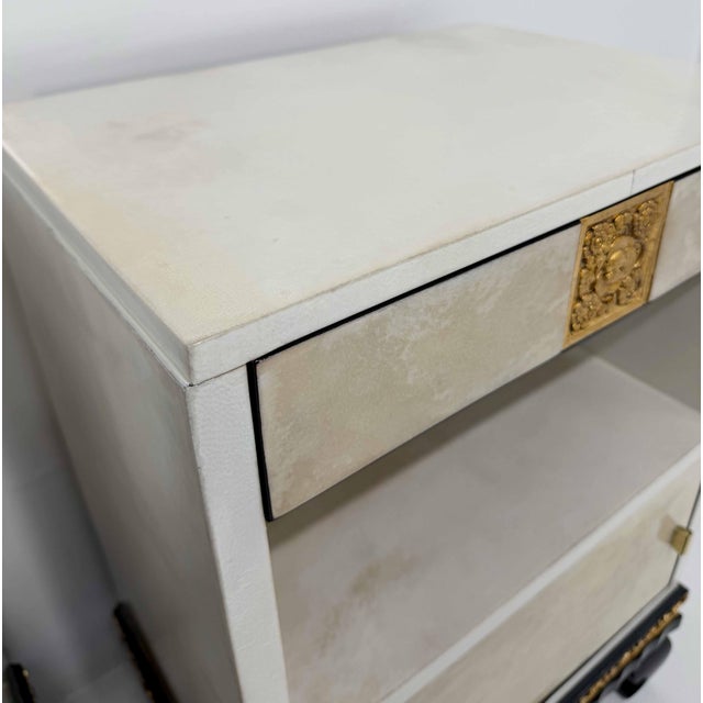 Italian Art Deco Parchment, Gold Leaf and Black Lacquer Nightstands, 1940s, Set of 2 For Sale - Image 11 of 14