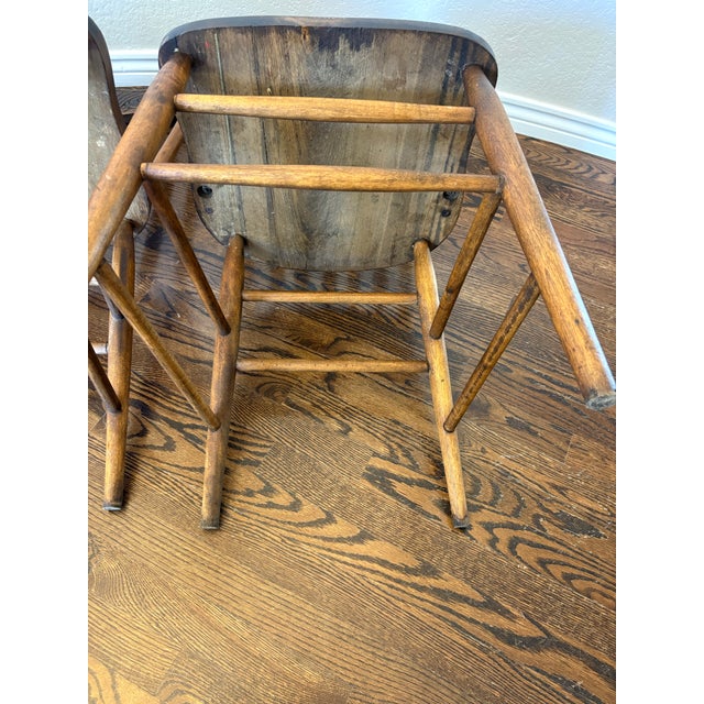 Victorian Pair of American Late Victorian Carved Elm Pressed-Back Spindle Side Chairs, C. 1890–1910 For Sale - Image 3 of 11