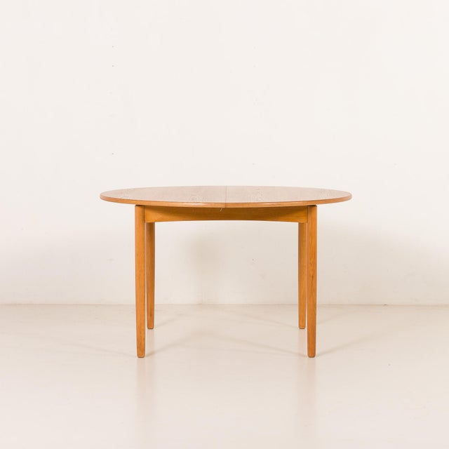 Danish Oak Round Dining Table with One Extension, 1970s For Sale - Image 6 of 13