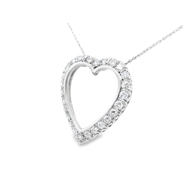 Metal 1950s White Gold Diamond Heart Pendant Necklace For Sale - Image 7 of 10