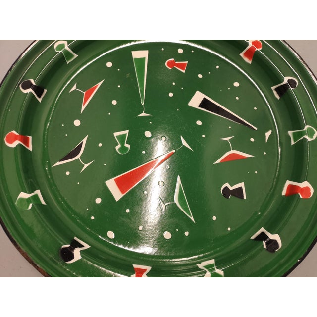 Round Serving Cocktail Tray in Green Enamel Metal, 1970s For Sale - Image 13 of 15