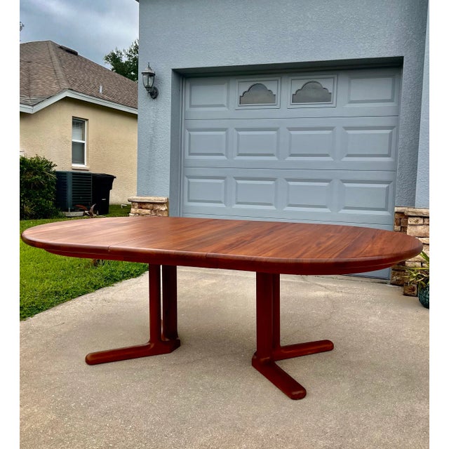 Mid Century Modern Extendable Rounded Dining Table With Pedestal Style ...