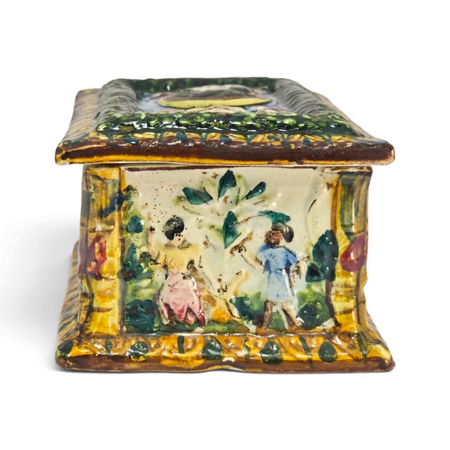 Mid-20th Century Italian Renaissance Revival Majolica High-Relief Ceramic Box For Sale - Image 11 of 18