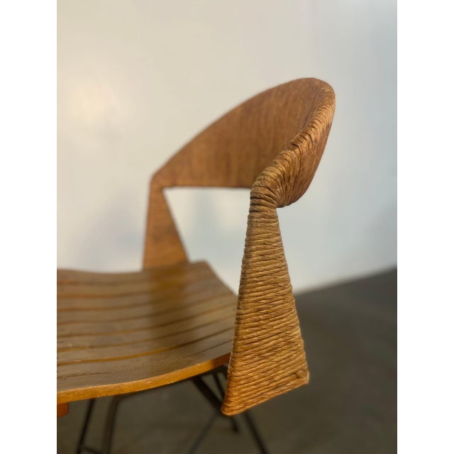 1950s A Pair of Unmarked Arthur Umanoff Swiveling Side Chairs For Sale In New York - Image 6 of 7