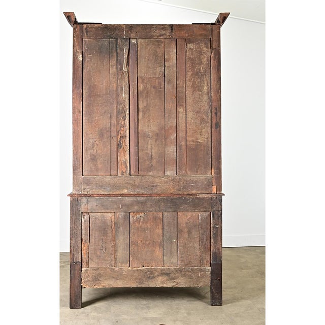 French 19th Century Solid Oak Louis XV Buffet À Deux Corps For Sale In Baton Rouge - Image 6 of 15