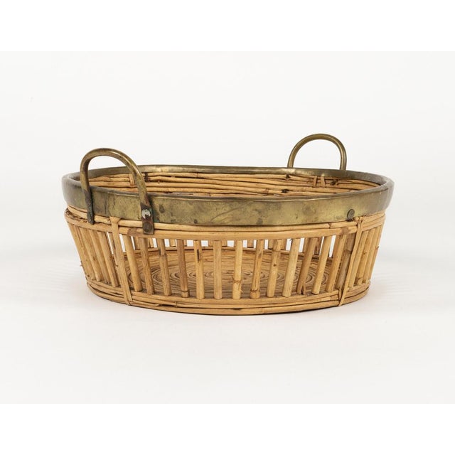 Mid-Century Round Bowl or Centerpiece in Rattan and Brass, Italy, 1970s For Sale - Image 4 of 12