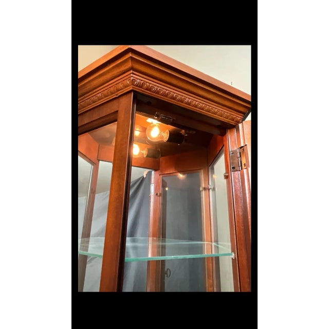 Pulaski Curio Display Cabinet For Sale - Image 4 of 10
