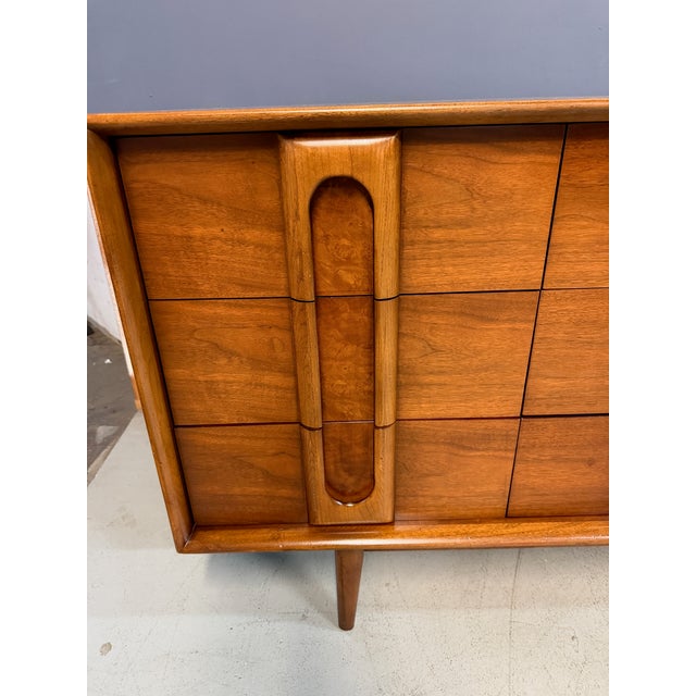 Lane Summit Mid Century Modern 9 Drawer Dresser, Walnut Lowboy With Burl Inserts For Sale - Image 13 of 13