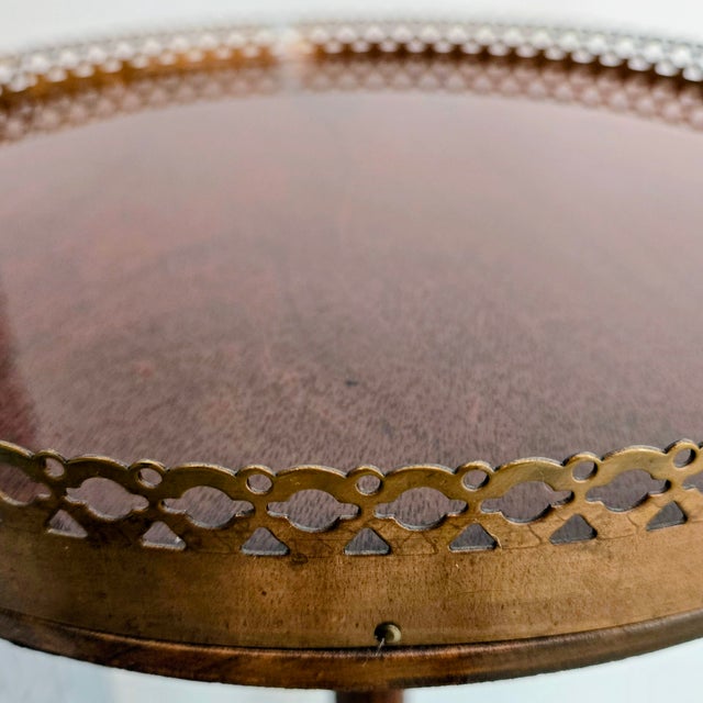 Wood Mid-Century English Mahogany Brass Gallery Tripod Plant Stand / Drinks Table For Sale - Image 7 of 14