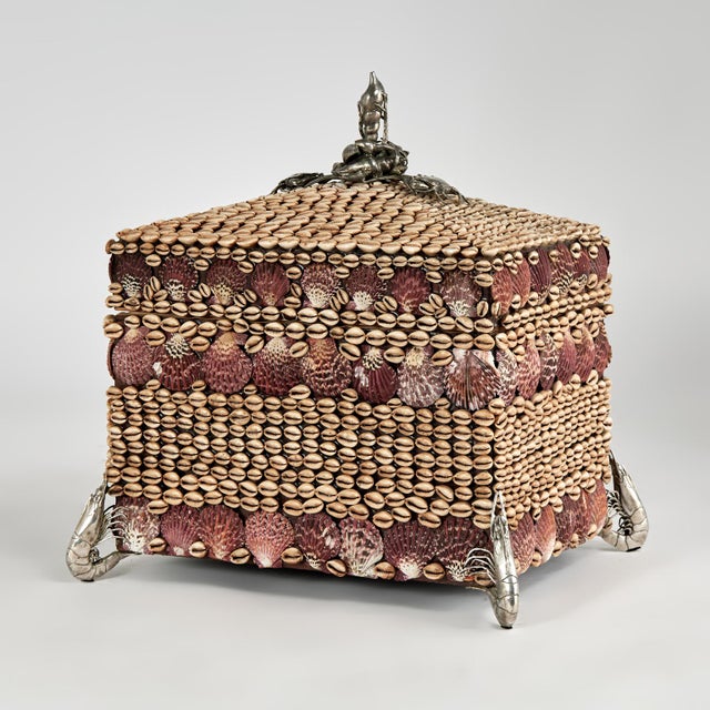 Mid-Century Modern Large Seashell Encrusted Lidded Box With Silvered Crustaceans For Sale - Image 3 of 9