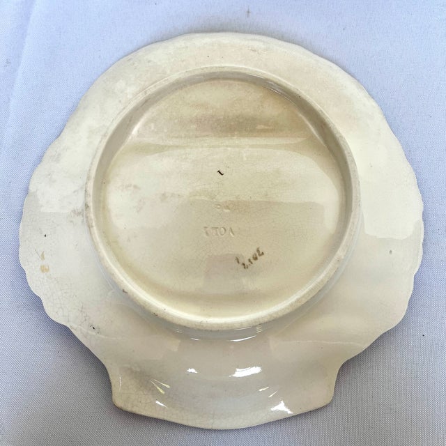 1890s English Majolica Shell Shape Asparagus Plate For Sale - Image 10 of 11