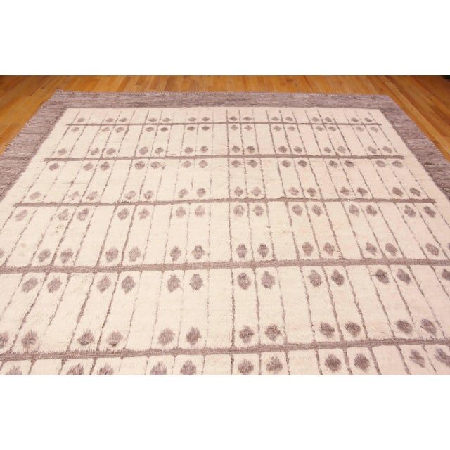 Early 21st Century Nazmiyal Collection Modern Area Rug For Sale - Image 5 of 8