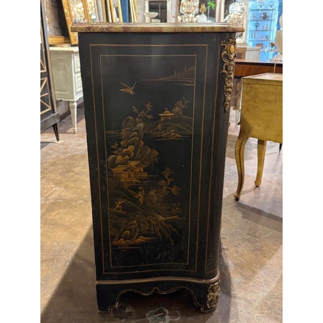 Antique French French Maison Jansen Style Cabinet With Chinoiserie Design and Marble Top For Sale - Image 4 of 7