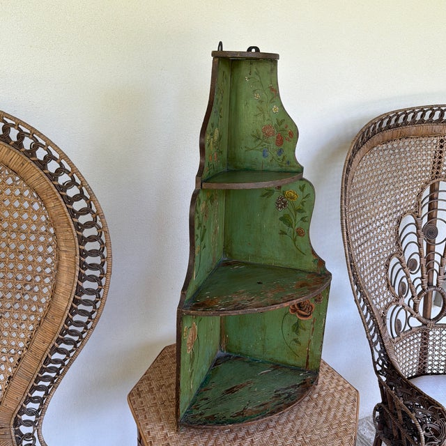19th Century 19th Century European Hand Painted Green Wooden Corner Wall Shelf With Floral Motifs For Sale - Image 5 of 12
