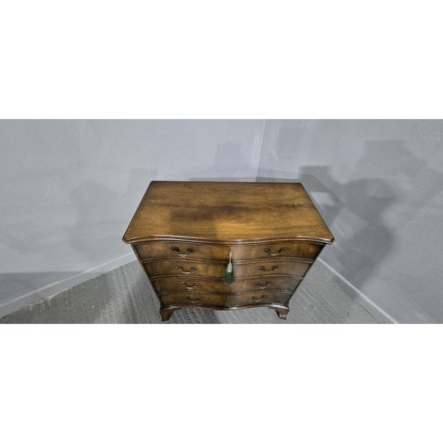 Small Georgian Serpentine Chest of Drawers, 1910 For Sale - Image 17 of 18