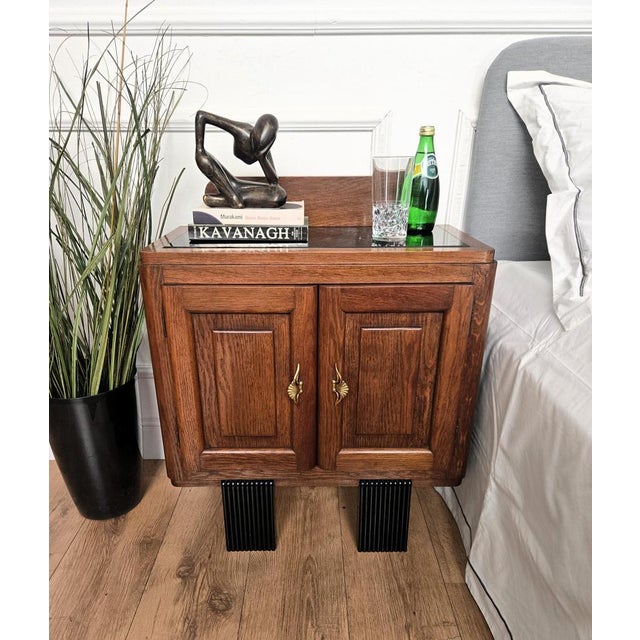 Elegant and refined pair of Italian 1940s Art Deco bedside tables with great design shape and detail of every part and...