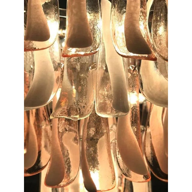 Gold Sumptuous Pink and White Petal Murano Glass Chandelier, Italy, 1980s For Sale - Image 8 of 13