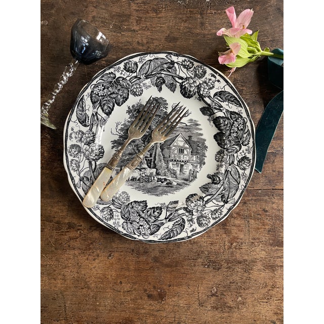 Absolutely stunning Antique Copeland plate, this is not a reproduction, it is antique and has the old mark on the back....