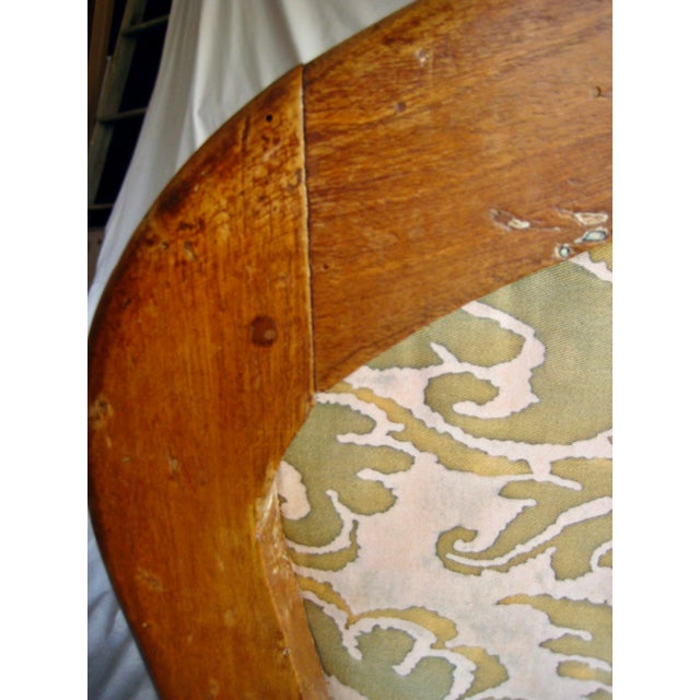 Wood Fortuny Corone Textile on Set of 4 French Louis XV Chairs 18 Century For Sale - Image 7 of 12