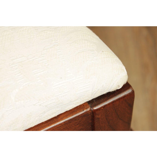 Pennsylvania House Queen Anne Style Set of Eight Cherry Dining Chairs For Sale In Philadelphia - Image 6 of 18