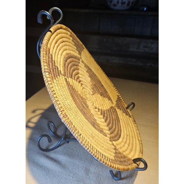 Early 20th Century Early 20th Century Handwoven Pima Indian Basket, in the "Four Petal" Design For Sale - Image 5 of 11