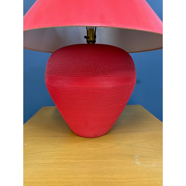 Paper Flute of Chicago Postmodern Corrugated Cardboard Table Lamp in Red, 1980s For Sale - Image 7 of 9