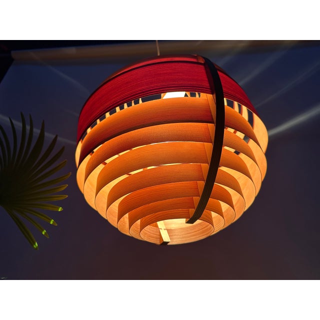 1960s Large Spherical Hanging Lamp in Pine Veneer by Hans-Agne Jakobsson for Ellyset, 1960s For Sale - Image 5 of 18