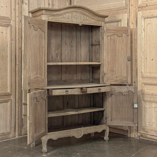 19th Century Country French Normandy Louis Philippe Period Buffet a Deux Corps in Stripped Oak For Sale - Image 15 of 18