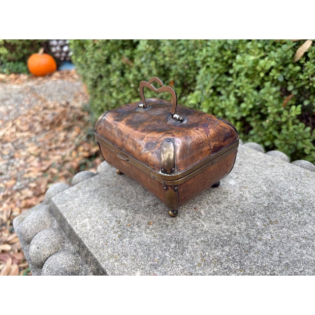 Antique English Edwardian Leather and Brass Box For Sale In Houston - Image 6 of 11