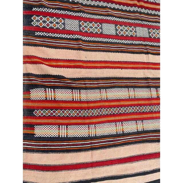 Vintage Tribal Berbere Moroccan Kilim Rug , 1950s For Sale - Image 4 of 18