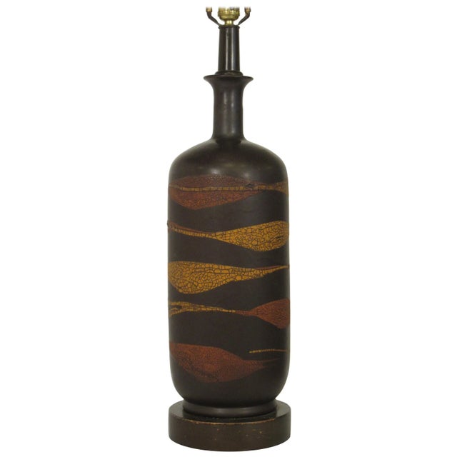 Wood Midcentury Ceramic Snakeskin Pattern Brown Lamp on Wood Base For Sale - Image 7 of 7
