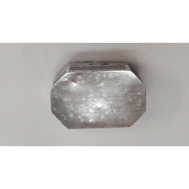 Early 19th Century Silver-Tone Hinged Trinket Box With Scroll and Starburst Decoration For Sale - Image 5 of 6