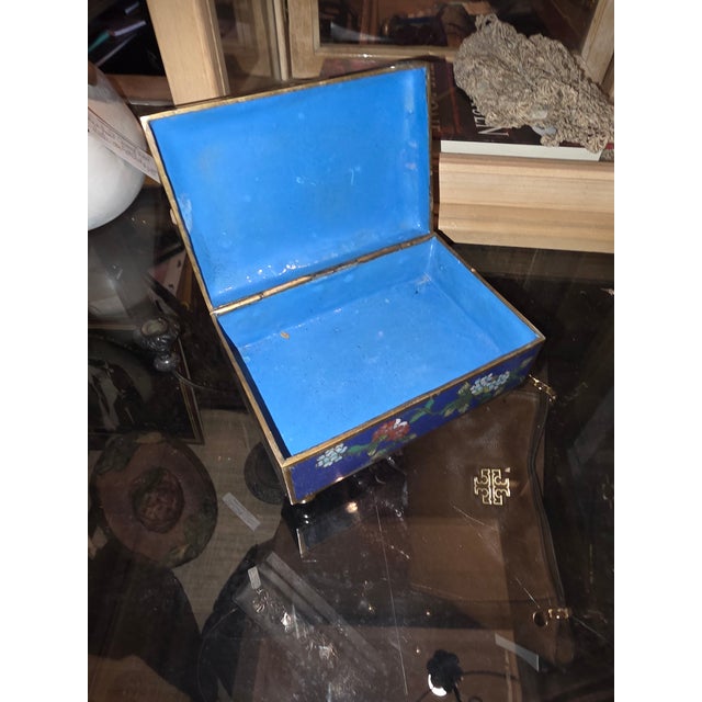 1920's Chinese Cloisonne Enamel Box With Medallion For Sale - Image 9 of 12