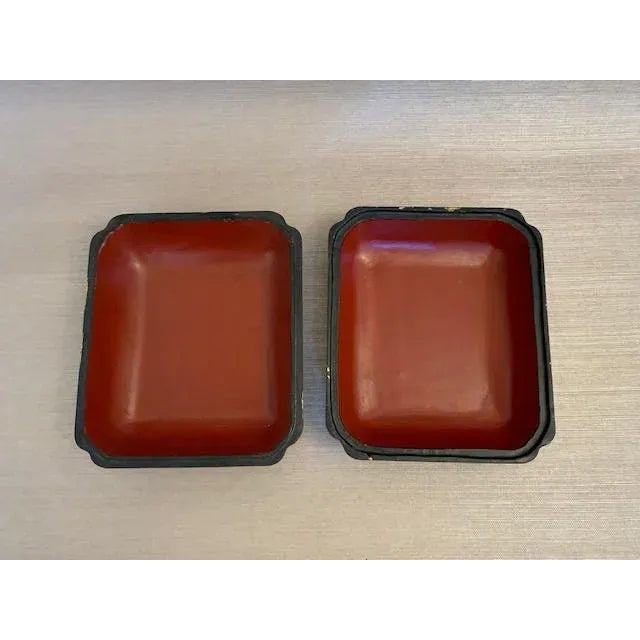 Early 20th Century Chinoiserie Papier Mache Carved Large Box For Sale - Image 5 of 12