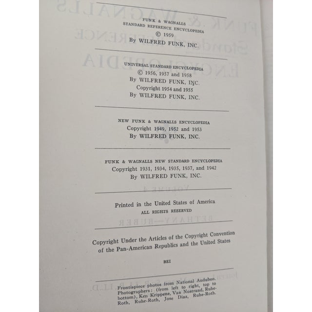 Vintage 1959 Funk & Wagnalls Green & Gilt Encyclopedia Books – Set of 11 For Sale - Image 10 of 14