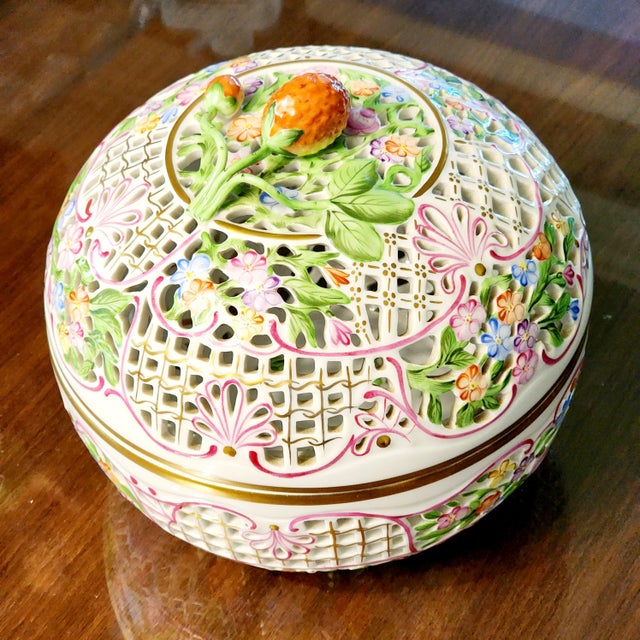 1990s Herend Hungary Large Round Ball Box and Lid Hand Painted Reticulated Porcelain Bonbonniere Giftware For Sale - Image 14 of 15